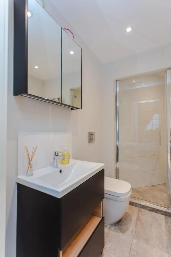 Spacious And Modern Apartment In Pimlico ลอนดอน ภายนอก รูปภาพ