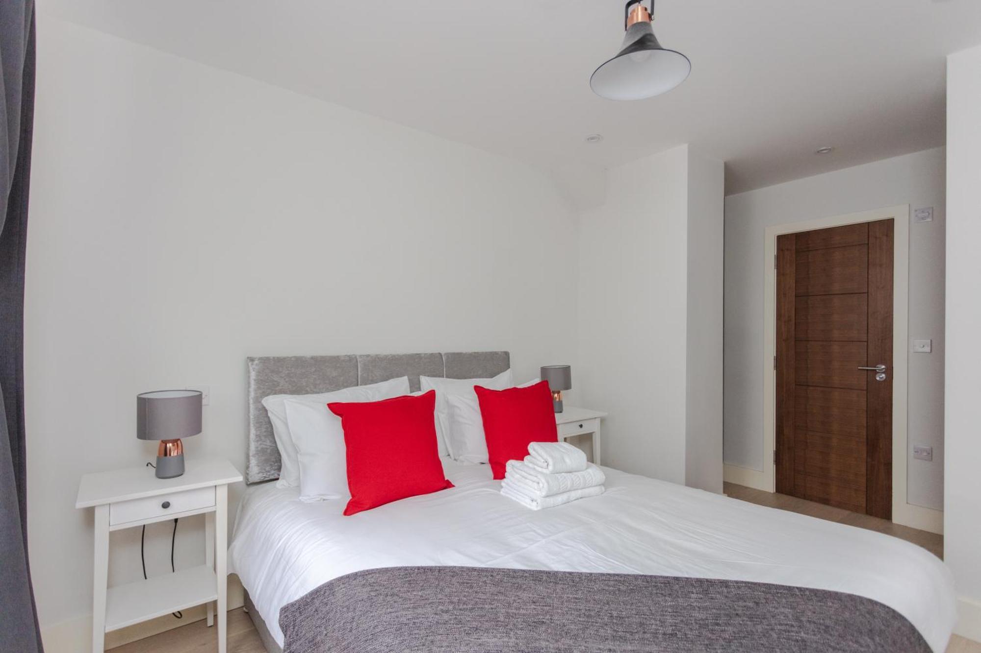 Spacious And Modern Apartment In Pimlico ลอนดอน ภายนอก รูปภาพ